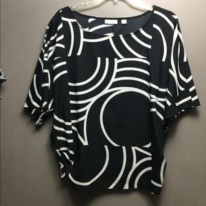 Black and white geometric shape